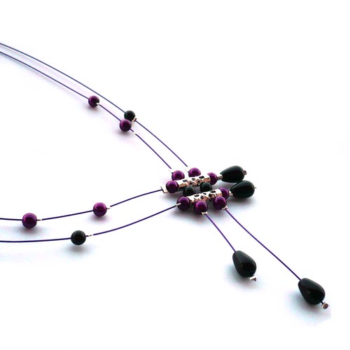 Černofialovorůžový déšť na fialovém - náhrdelník