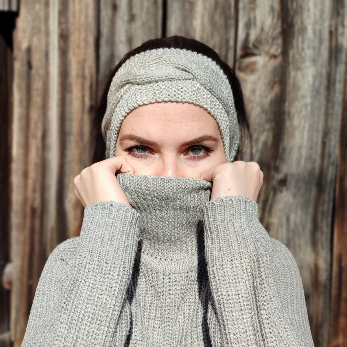 Čelenka dámská světle šedá