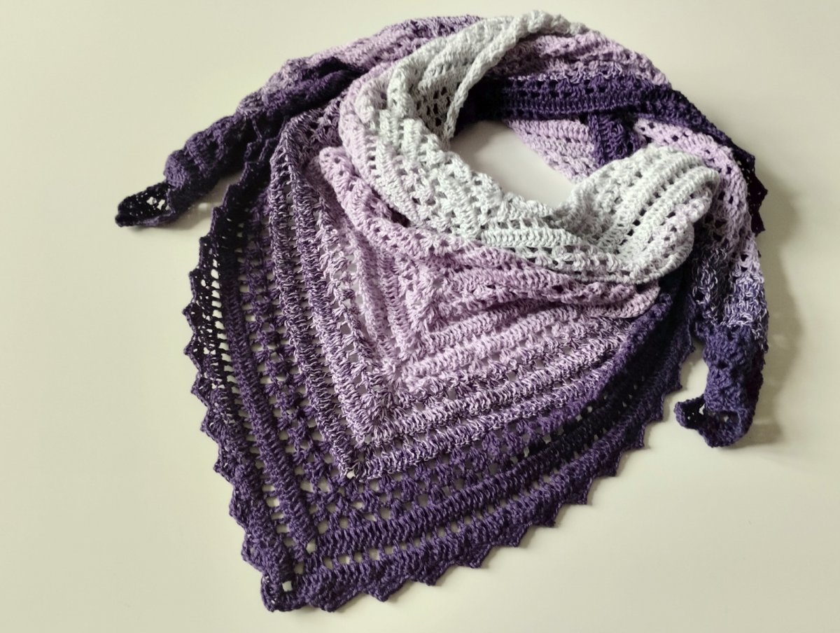 Šátek-pléd háčkovaný "Fialová elegance"