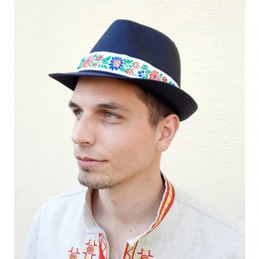 Pánsky Folklórny Klobúk s Bielou Stuhou 