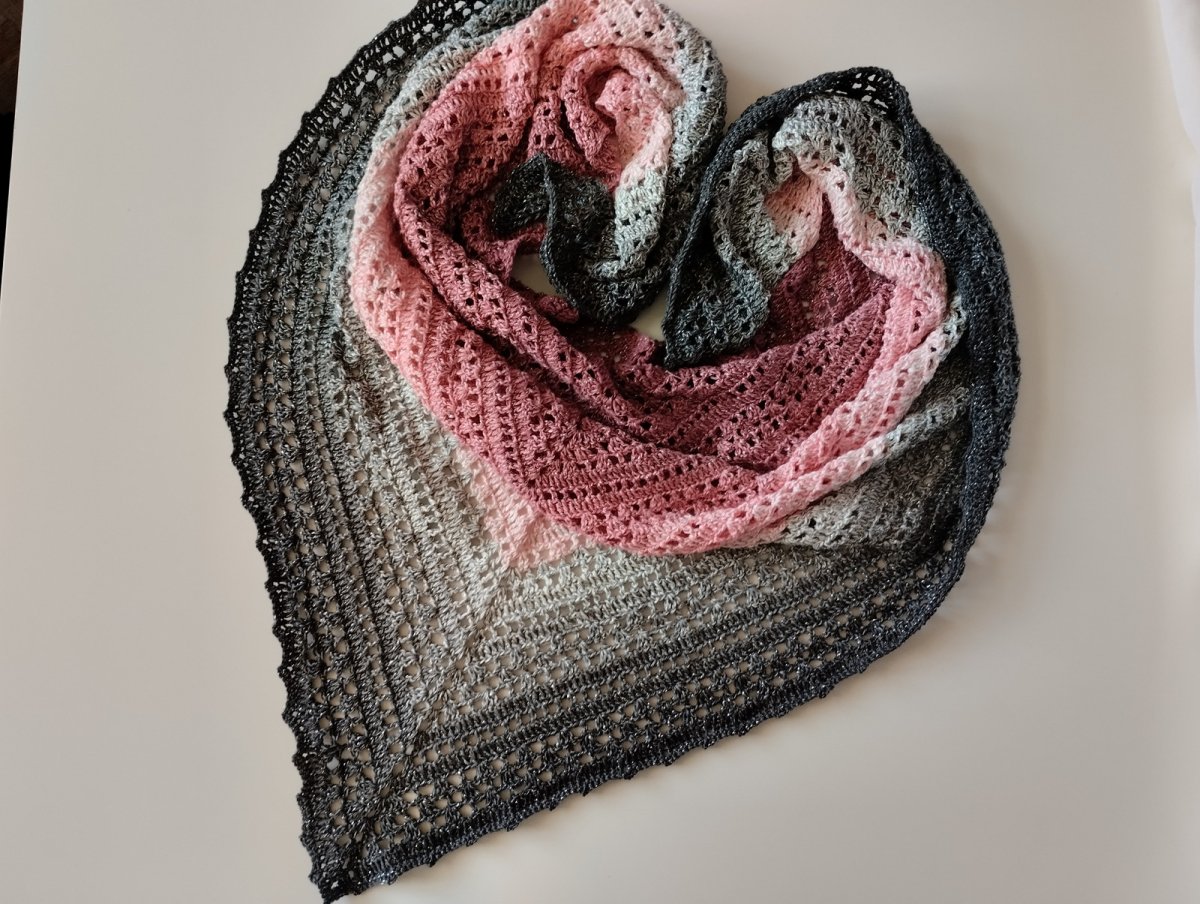 Šátek-pléd háčkovaný "Starorůžová kouřová" 