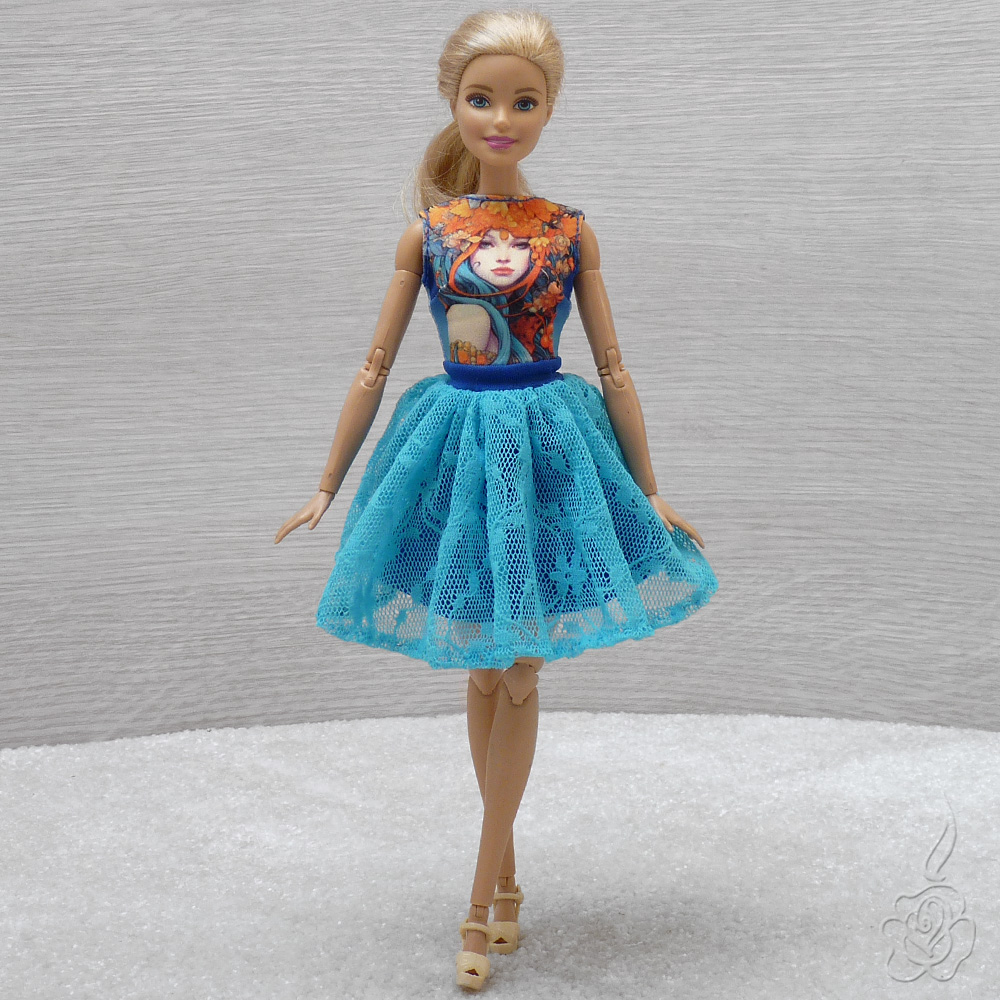 Barevné šatičky pro Barbie