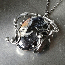 Náhrdelník Serllaid  (jaspis stříbrný)