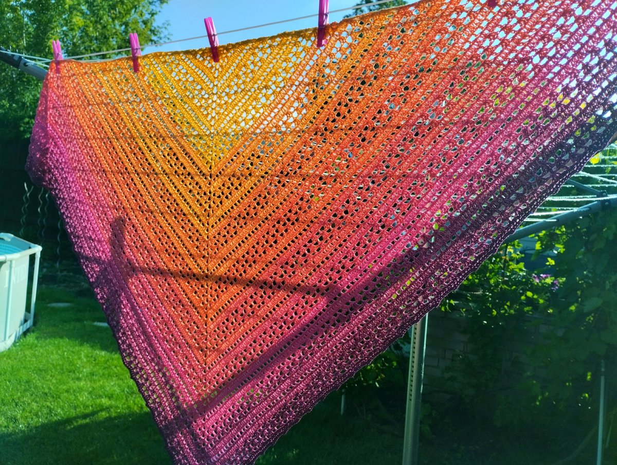 Šátek-pléd háčkovaný "Západ slunce s červánky"