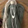 Macramé andělka v boho stylu - zelená ( sage ).