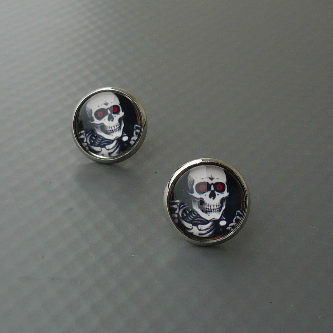 Lebka - červené oči - náušnice pecky