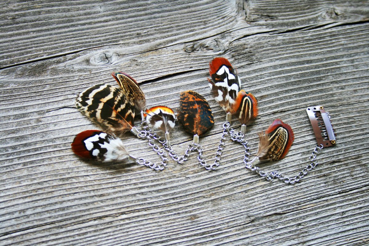 Peříčkový hair clip