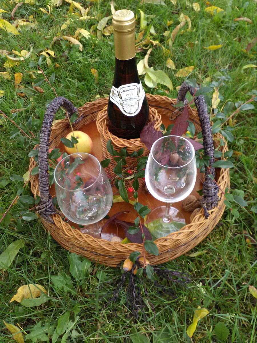 Podnos kulatý dvojitý na víno