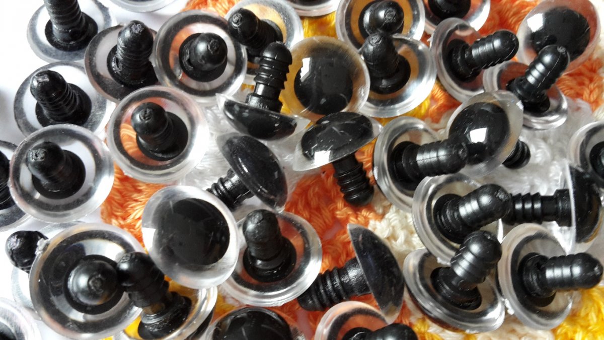 oči čirá 18mm  OKO039