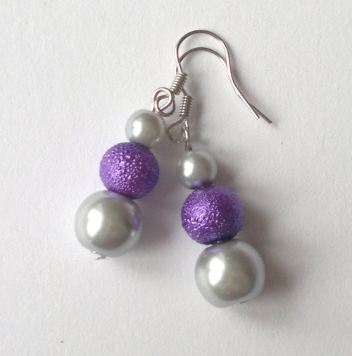 Sv.šedo-fialové luxusní perly
