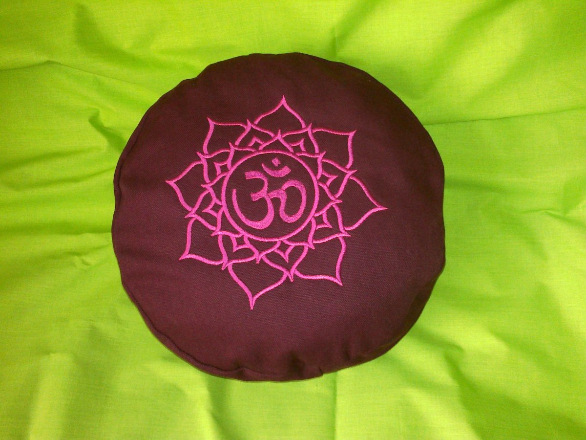 Pohankový meditační polštářek s výšivkou