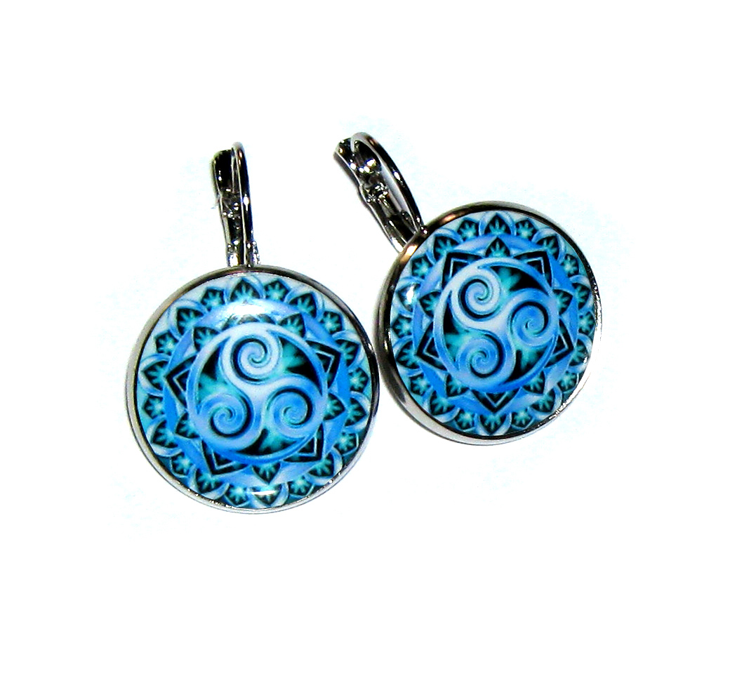 Náušnice...Triskelion - ochrana před zlem.