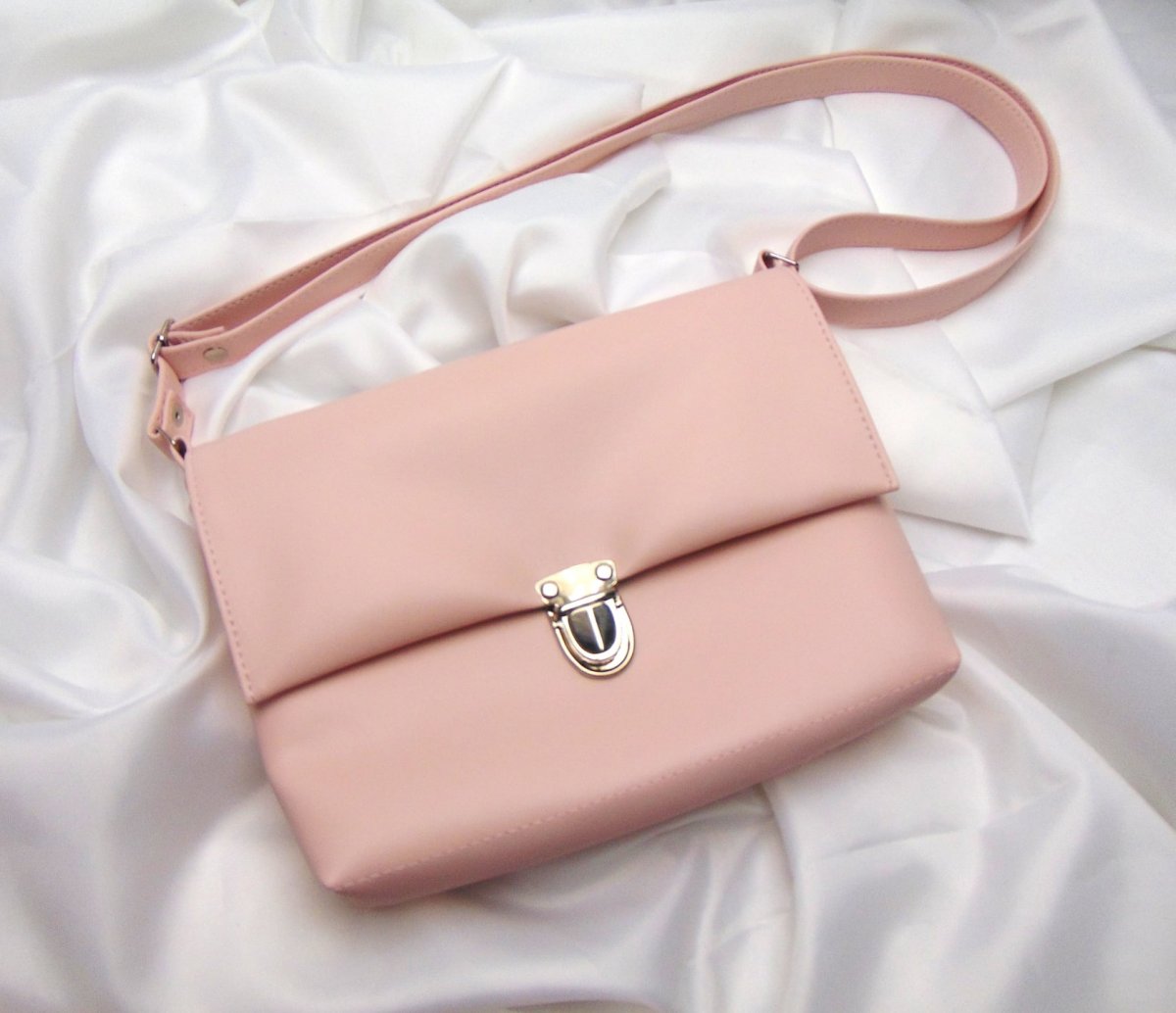 SANDY č. 2 -- pudrově růžová