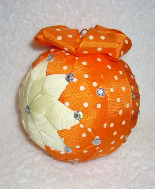 Vánoční baňka - oranžová s puntíky (19_43)