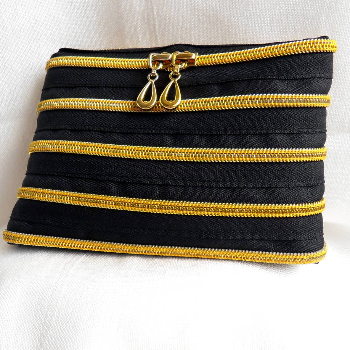 Zipajda černo-zlatá