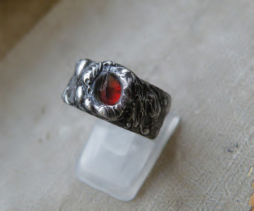 Carnë nië...(Almandin broušený) *