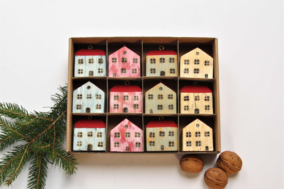 Dárková sada dřevěných domečků - čtyřbarevná 2