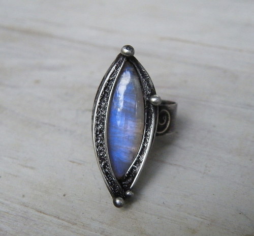 Měsíční obr...(Adulár)