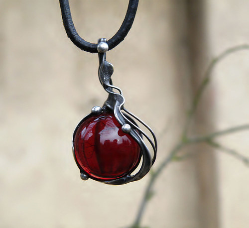 Červená kulička...(sklo) oboustranné