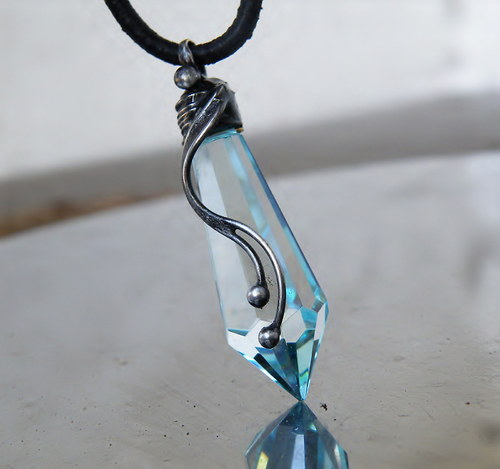 Modrý krystal...(sklo) 