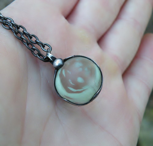 Malá světluška...(svítí ve tmě)