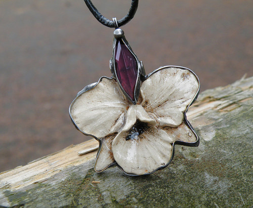 Orchidej...(keramika, sklo)