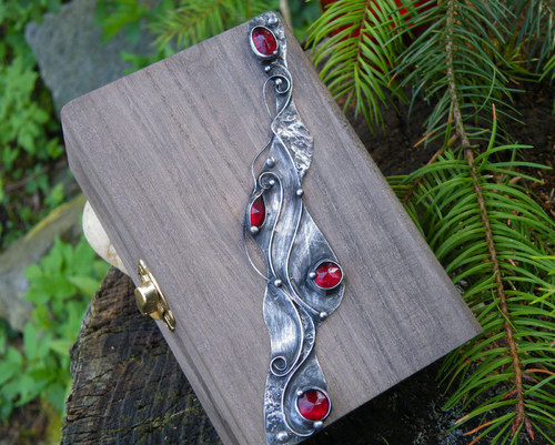 Krabička na poklady...(cín, sklo, dřevo) 