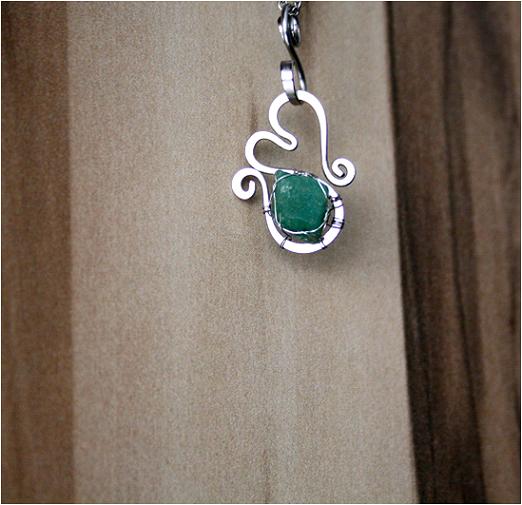 SRDCE SMARAGDOVÉ-smaragd-tepané- hypoalergenní