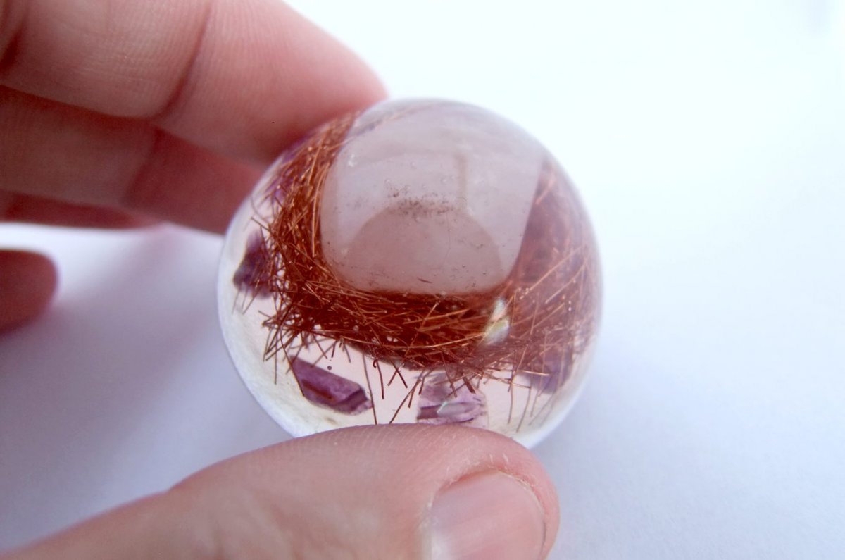 Růženínový orgonit s ametystem