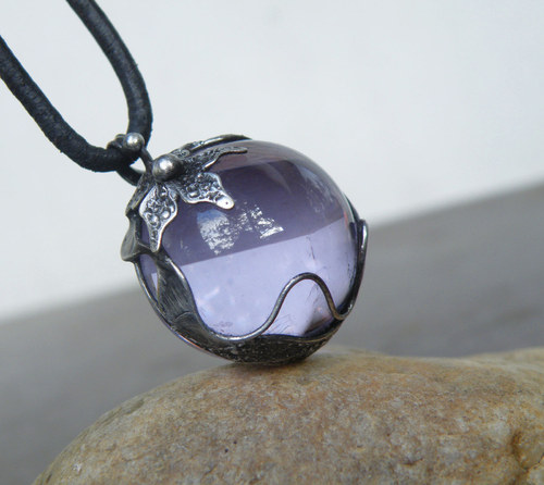 Fialková kulička v kleci...(sklo) oboustranné