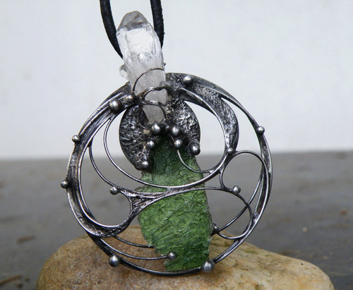 Kruh věčnosti...(Vltavín 3,5g, Křišťál)