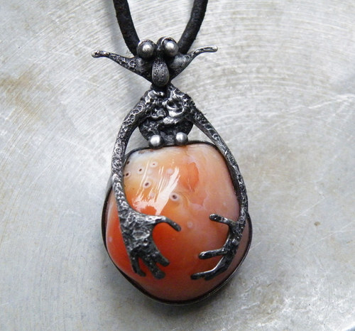 Držík ušatý... (Karneol)