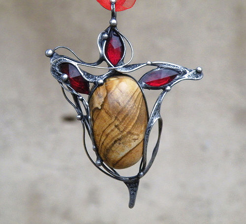 Marion...(Jaspis, sklo)