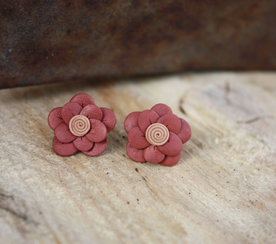 Hnědé měděné květiny - fimo pecky náušnice