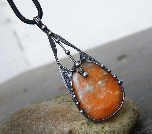 Nina...(Orchidejový Kalcit)