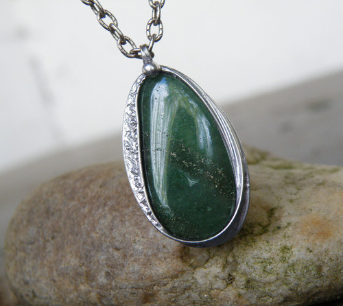 Amulet Avanturín tmavě zelený