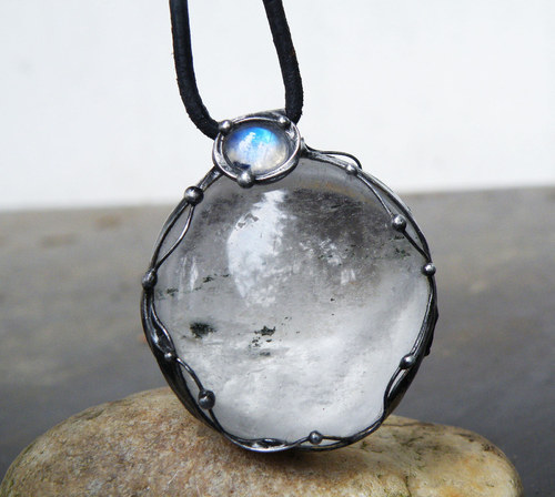 Zrcadlo osudu...(Křišťál s inkluzemi, Adulár)