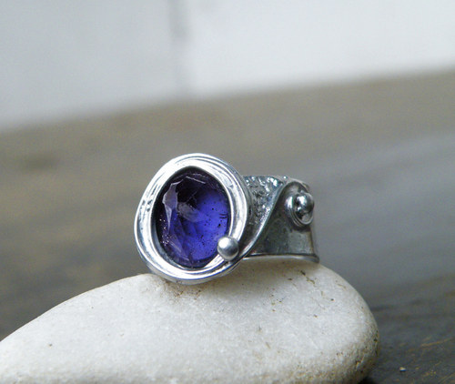 Kouzlo noci...(Iolit - Cordierit)