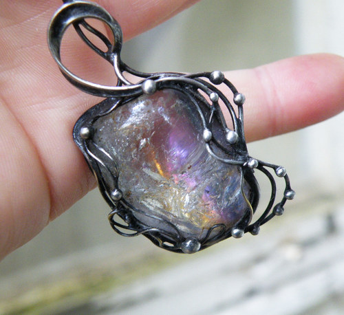 Zkamenělá duha...(křišťál Aqua aura)