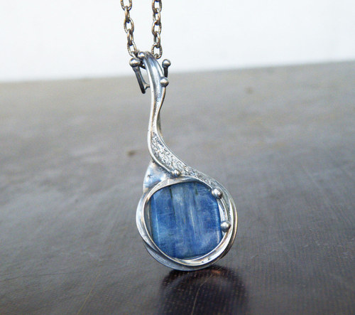 Kousek modré oblohy...(distén) 