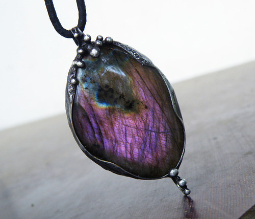 Naiwa...(labradorit fialový xxl)