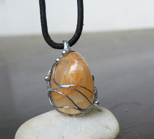 Amulet adulár - měsíční kámen - v nerezi