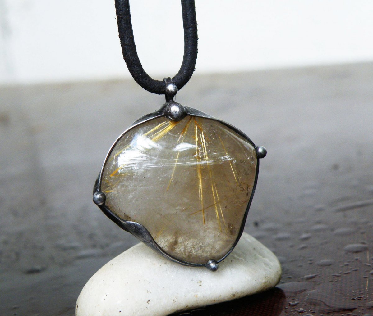 Sluneční hodiny...(sagenit)