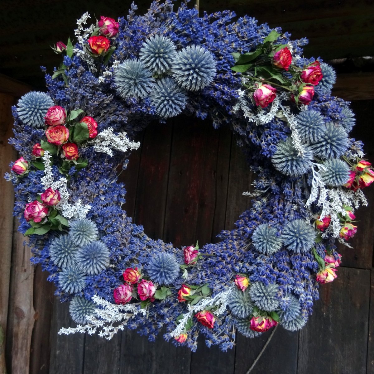 Věnec - S trsovými růžičkami