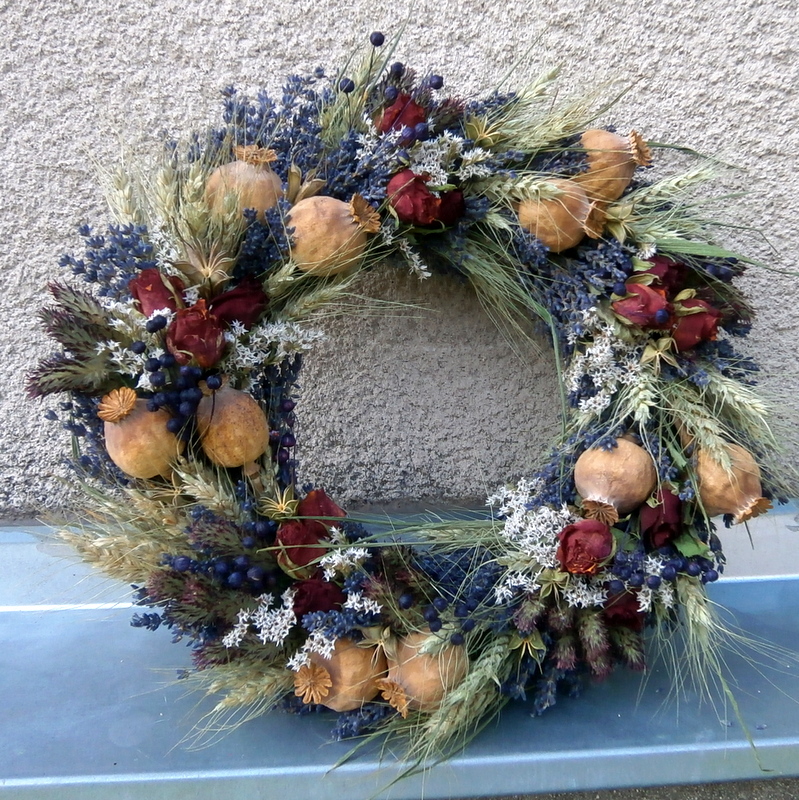 Růže s makovičkami