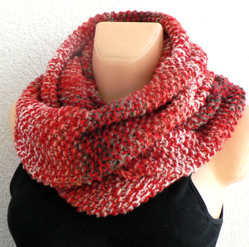 Nákrčník v červeném melíru