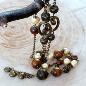 Dřevo a perly (dlouhý náhrdelník)