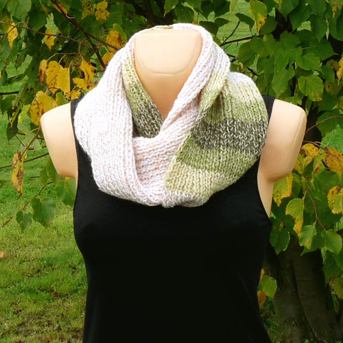 Zelenobéžový nákrčník (sleva z 290,-Kč)