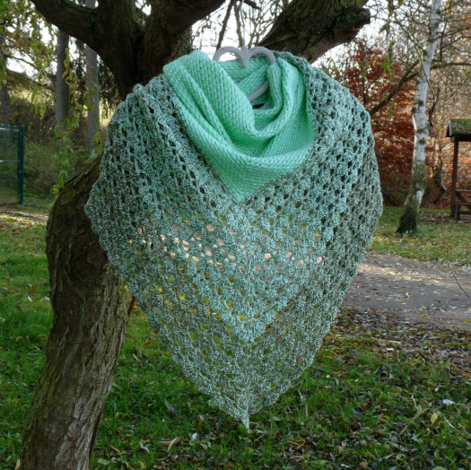 Háčkovaný šátek - mentolový