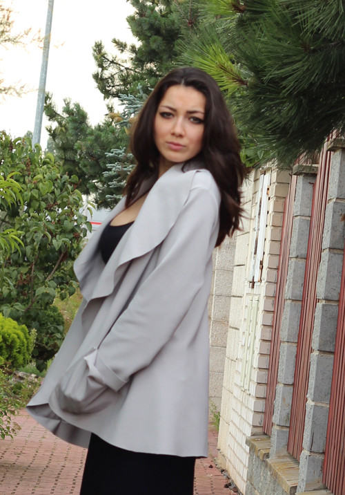 Světlešedé sáčko oválné